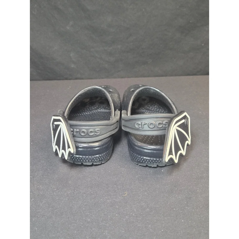 Crocs‎ Kids Classic Bat Wing Glitter Clogs Black Sparkle Halloween Shoes Size C7